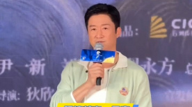 丝袜老师踩我的喷水